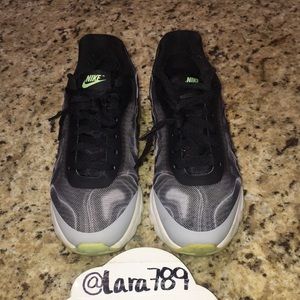 Nike Air Max Invigor Print